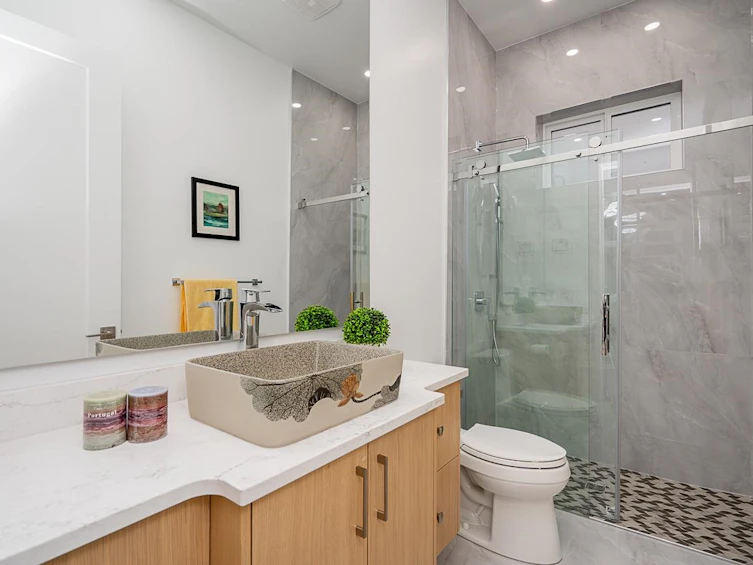6210 Larch Street, Vancouver, BC, V6M 4E7 - 9