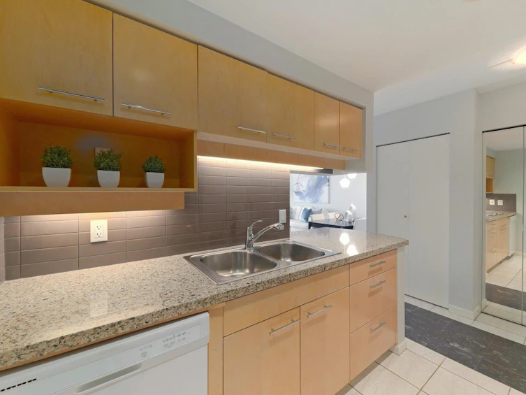 10A-199 Drake Street, Vancouver, BC, V6Z 2T9 - 10
