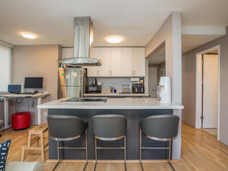 403-1575 Beach Avenue, Vancouver, BC, V6G 1Y5 - 3
