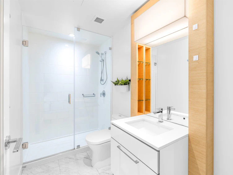 907-13438 Central Avenue, Surrey, BC, V3T 0N2 - 18