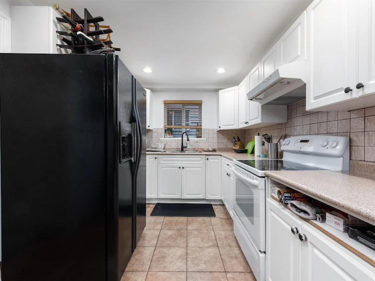 2590 E Georgia Street, Vancouver, BC, V5K 2J7 - 13