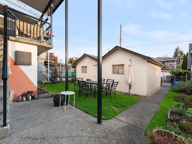2590 E Georgia Street, Vancouver, BC, V5K 2J7 - 20