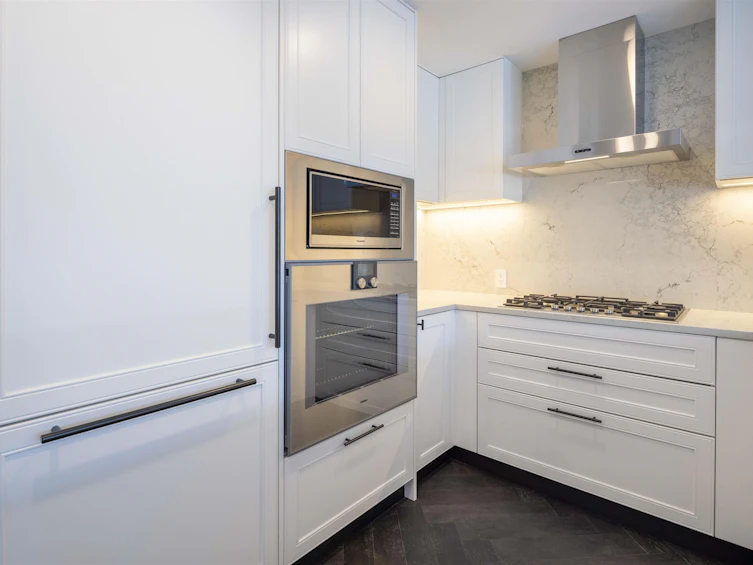 211-2096 W 47th Avenue, Vancouver, BC, V6M 2M7 - 5