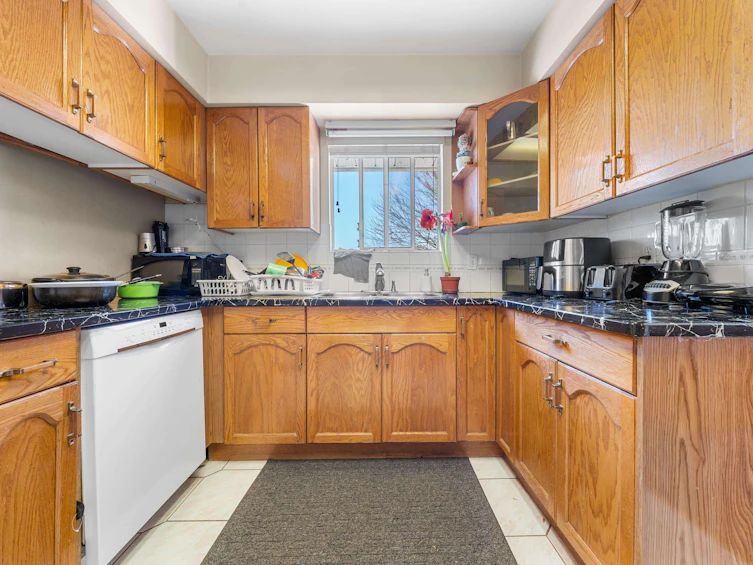 6722 124 Street, Surrey, BC, V3W 0Z7 - 9