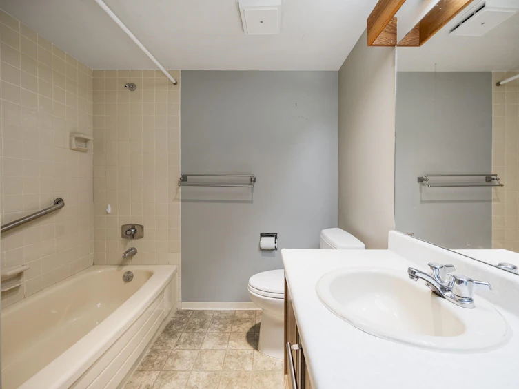 105-4101 Yew Street, Vancouver, BC, V6L 3B7 - 34