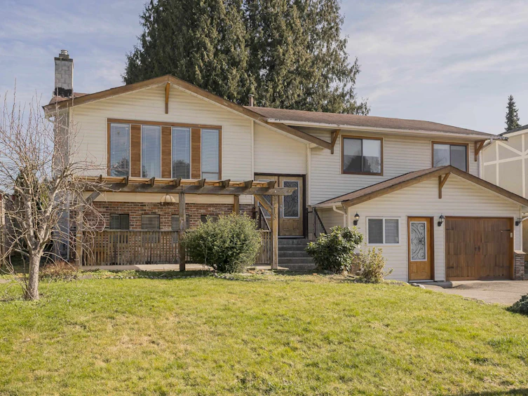 9218 212a Street, Langley, BC, V1M 2B9 - 2