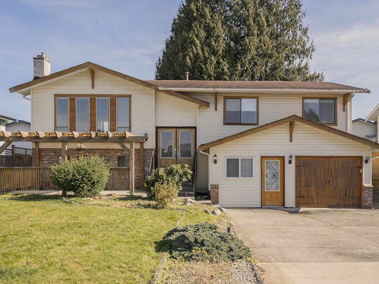 9218 212a Street, Langley, BC, V1M 2B9