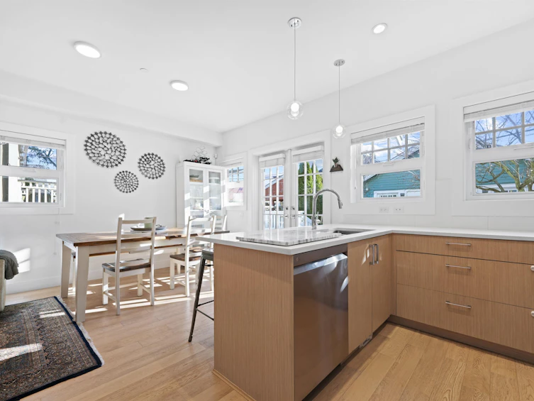 1052 E 11th Avenue, Vancouver, BC, V5T 2G2 - 6