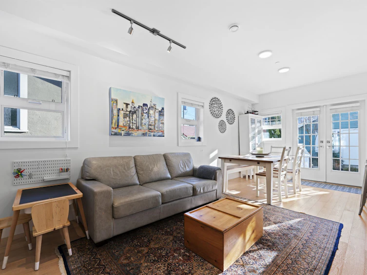 1052 E 11th Avenue, Vancouver, BC, V5T 2G2 - 24