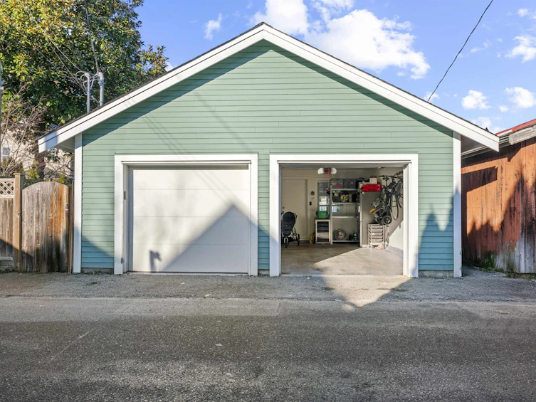 1052 E 11th Avenue, Vancouver, BC, V5T 2G2 - 37