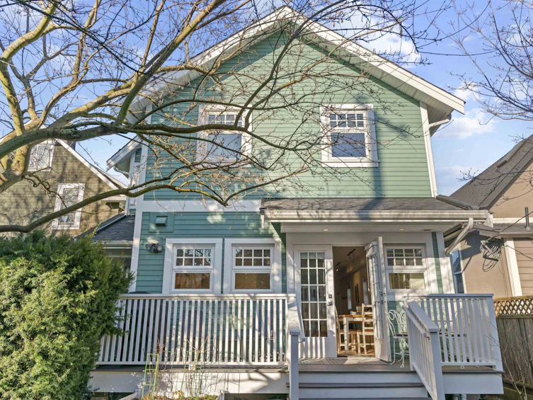1052 E 11th Avenue, Vancouver, BC, V5T 2G2 - 2