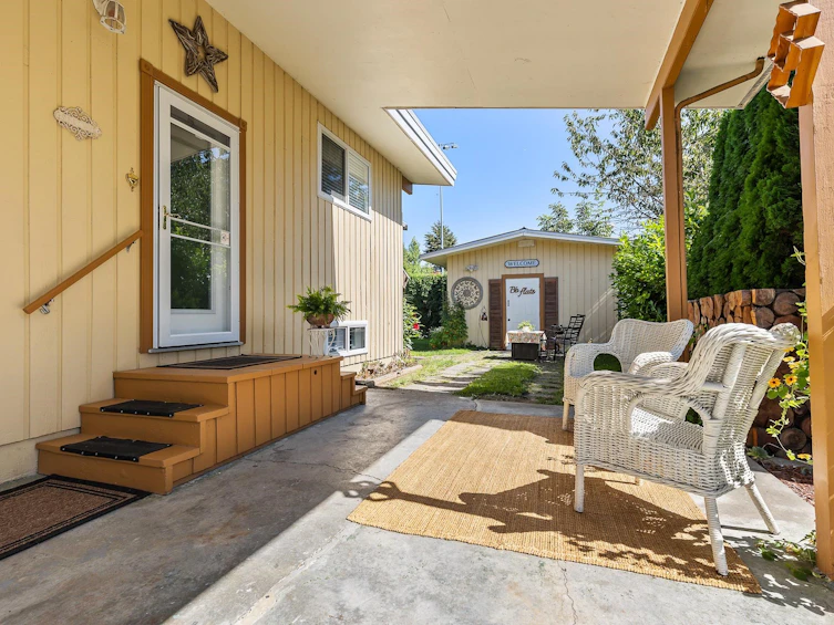 9330 Jackson Street, Chilliwack, BC, V2P 3X1 - 10