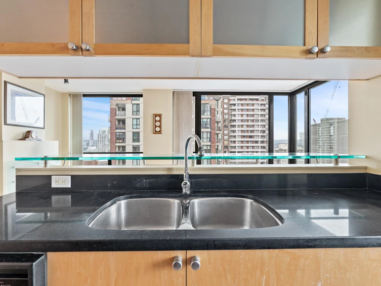 1307-1003 Burnaby Street, Vancouver, BC, V6E 4R7 - 9