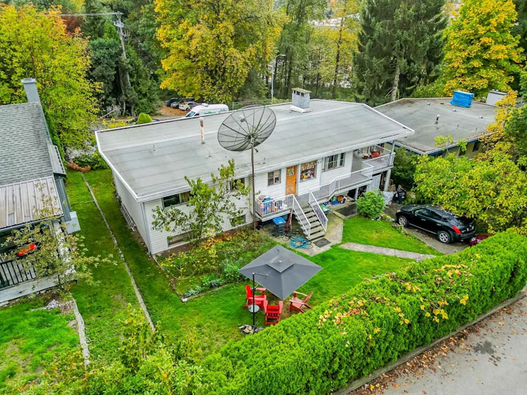 65 E Eighth Avenue, New Westminster, BC, V3L 4J4