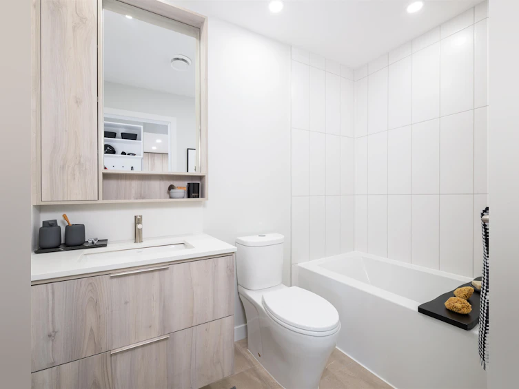 308-3594 Malsum Drive, North Vancouver, BC - 5