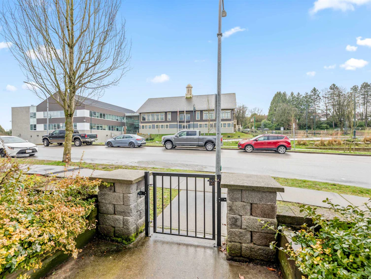202-4025 Norfolk Street, Burnaby, BC, V5G 0A5 - 4