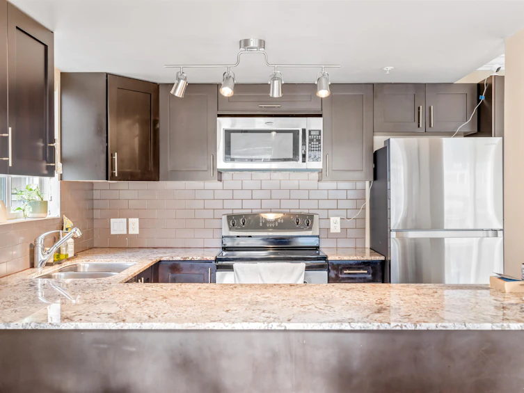 202-4025 Norfolk Street, Burnaby, BC, V5G 0A5 - 5