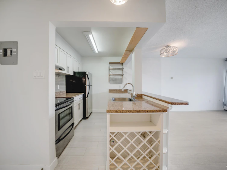 1206-2004 Fullerton Avenue, North Vancouver, BC, V7P 3G8 - 9