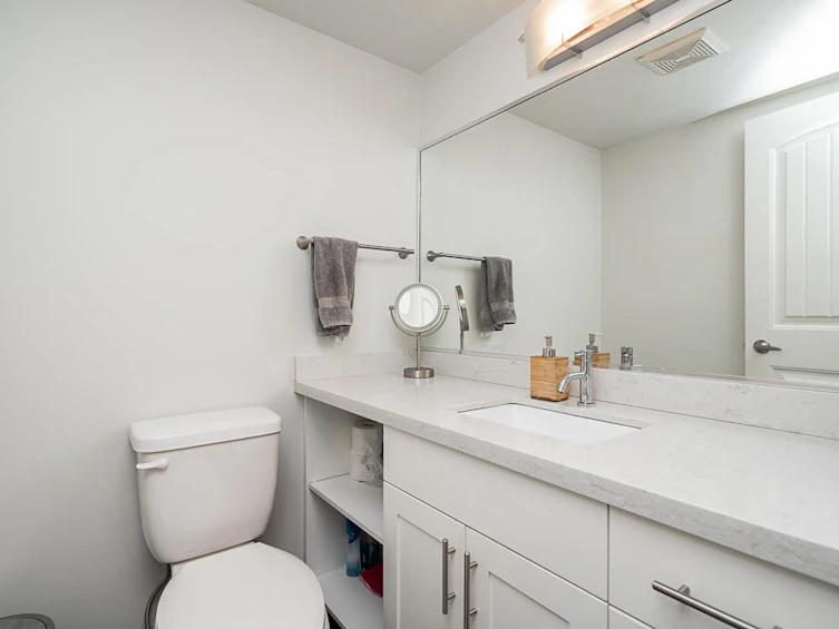 214-15272 19 Avenue, Surrey, BC, V4A 1X6 - 24