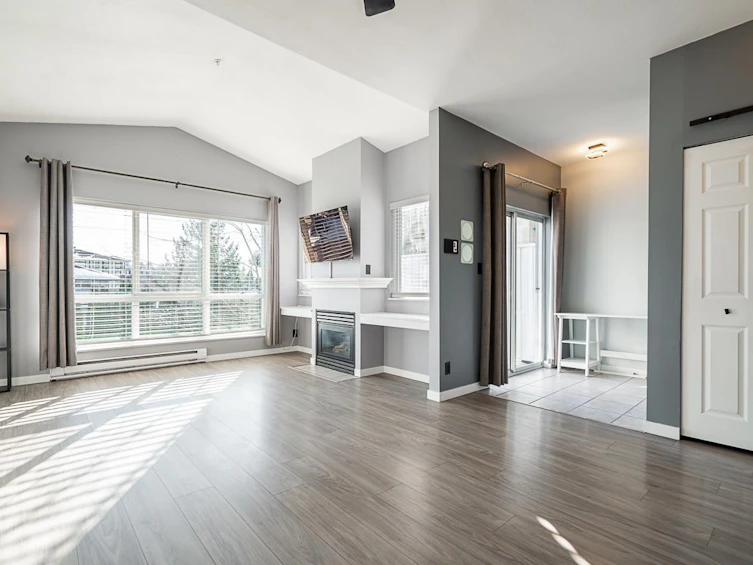 202-19897 56 Avenue, Langley, BC, V3A 3Y1 - 2