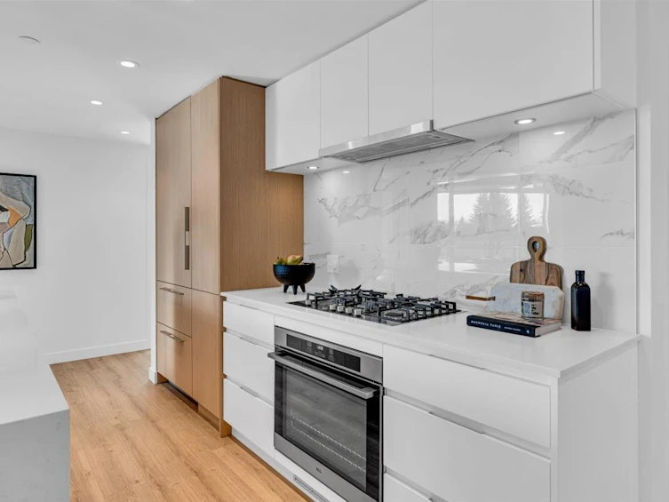 411-1500 Fern Street, North Vancouver, BC, V7J 1H5 - 4