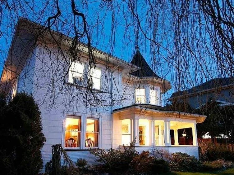 9992 240 Street, Maple Ridge, BC, V2W 1Z9 - 2