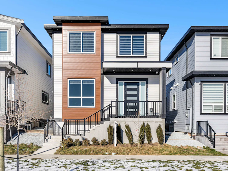 16725 15a Avenue, Surrey, BC, V3S 9X7