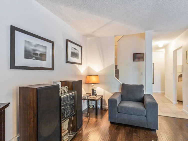 200-10620 150 Street, Surrey, BC, V3R 7R9 - 6