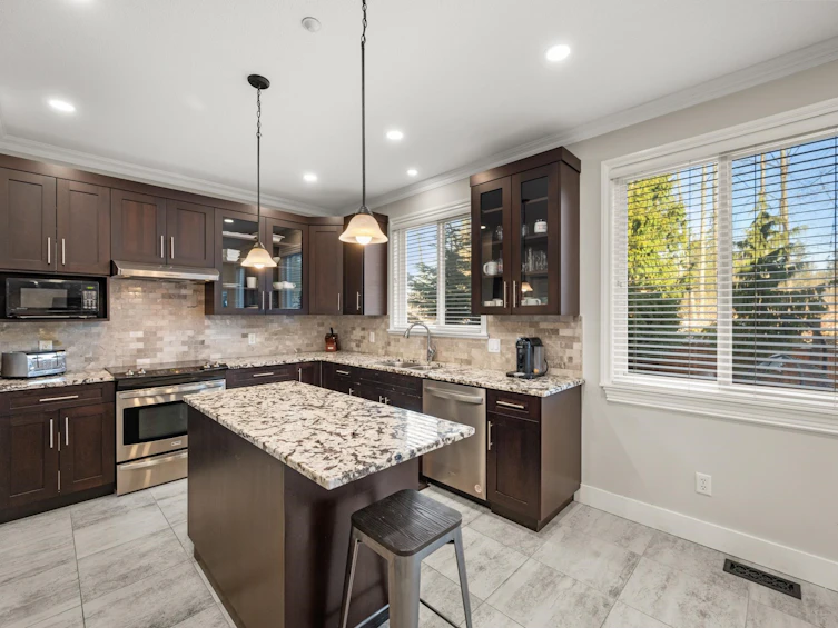 9460 217 Street, Langley, BC, V1M 4E4 - 9