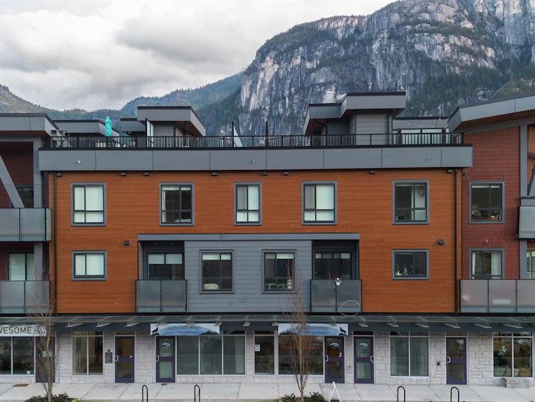 211-37842 Third Avenue, Squamish, BC, V8B 1B9 - 2