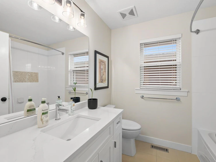 23005 Jenny Lewis Avenue, Langley, BC, V1M 4G4 - 23