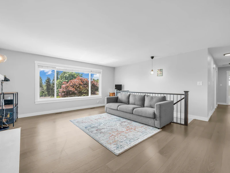 321 Gloucester Court, Coquitlam BC V3K 5S6