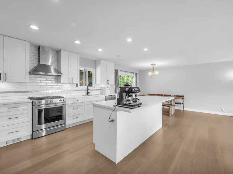 321 Gloucester Court, Coquitlam, BC, V3K 5S6 - 5