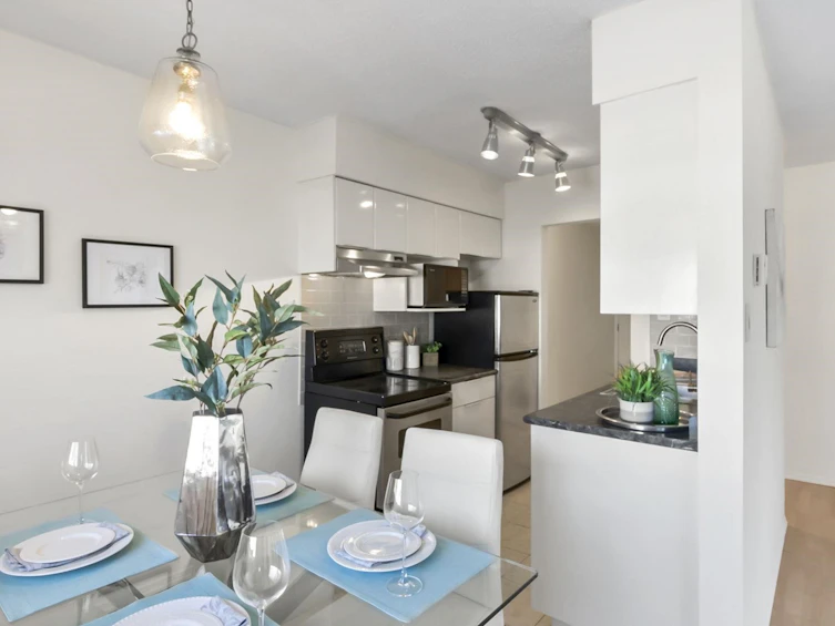 307-1950 W 8th Avenue, Vancouver, BC, V6J 1W3 - 5