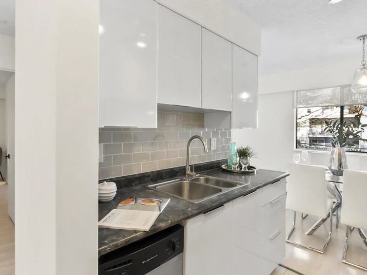 307-1950 W 8th Avenue, Vancouver, BC, V6J 1W3 - 6