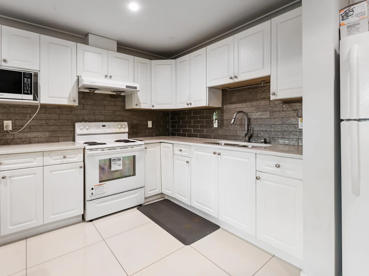 11689 96a Avenue, Surrey, BC, V3V 2A2 - 36