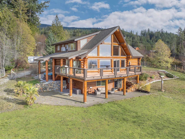1041 Firburn Road, Gibsons, BC, V0N 2W5