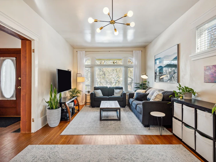 628 W 22nd Avenue, Vancouver, BC, V5Z 1Z6 - 4