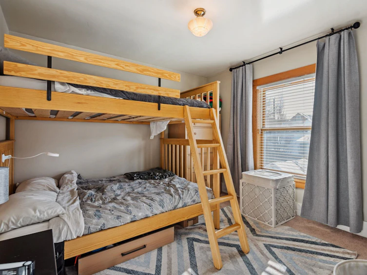 628 W 22nd Avenue, Vancouver, BC, V5Z 1Z6 - 22