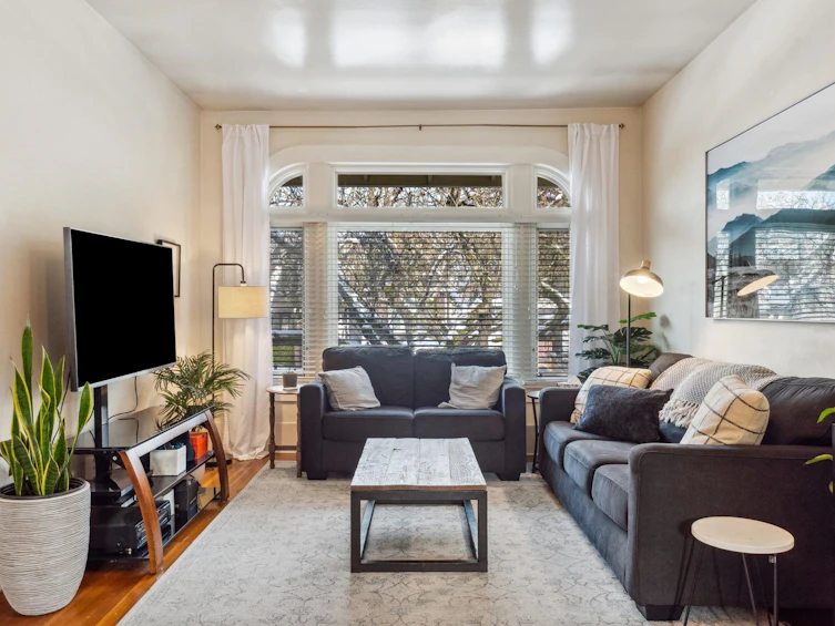 628 W 22nd Avenue, Vancouver, BC, V5Z 1Z6 - 3