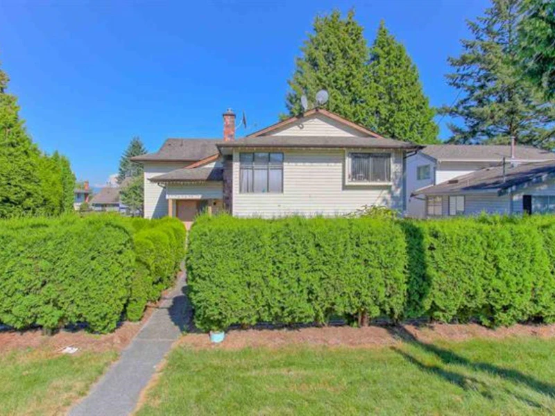 10030 156th Street, Surrey BC V3R 4L5