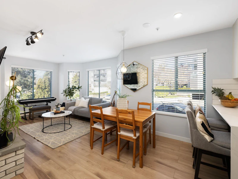 204 - 111 W 5th Street, North Vancouver BC V7M 1J6