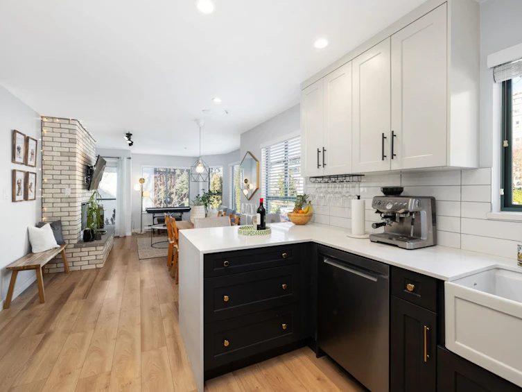 204-111 W 5th Street, North Vancouver, BC, V7M 1J6 - 11