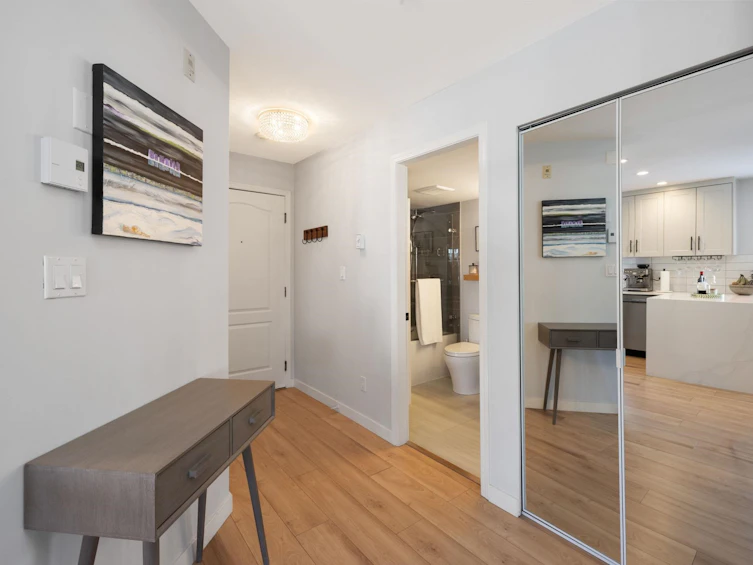 204-111 W 5th Street, North Vancouver, BC, V7M 1J6 - 14