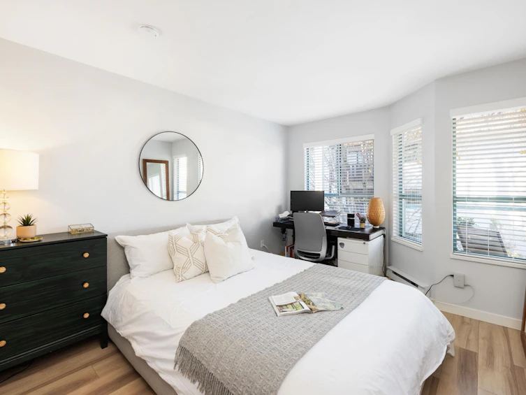 204-111 W 5th Street, North Vancouver, BC, V7M 1J6 - 16