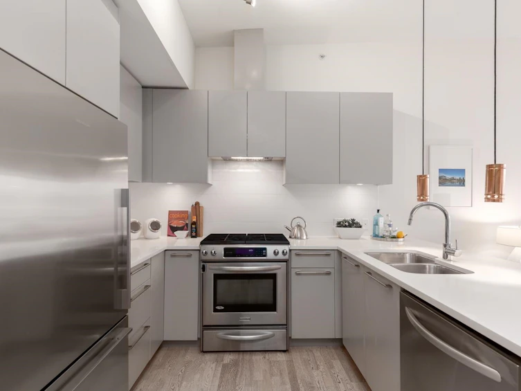 401-1661 E 2nd Avenue, Vancouver, BC, V5N 1E1 - 3