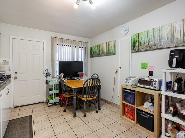 3556 Knight Street, Vancouver, BC, V5N 3L2 - 4