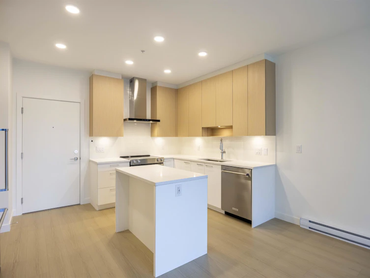 304-7599 15th Street, Burnaby, BC, V3N 0H9 - 3