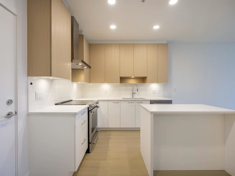 304-7599 15th Street, Burnaby, BC, V3N 0H9 - 4