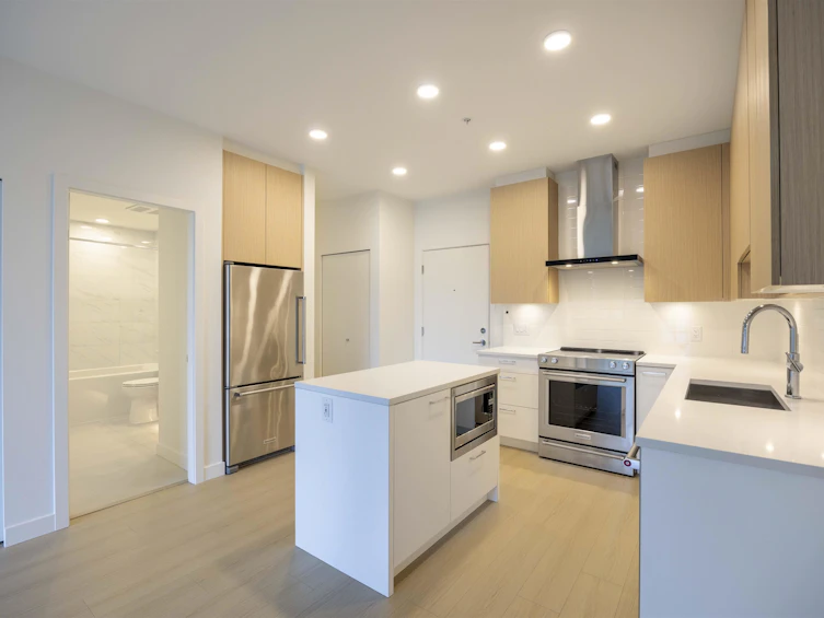 304-7599 15th Street, Burnaby, BC, V3N 0H9 - 6
